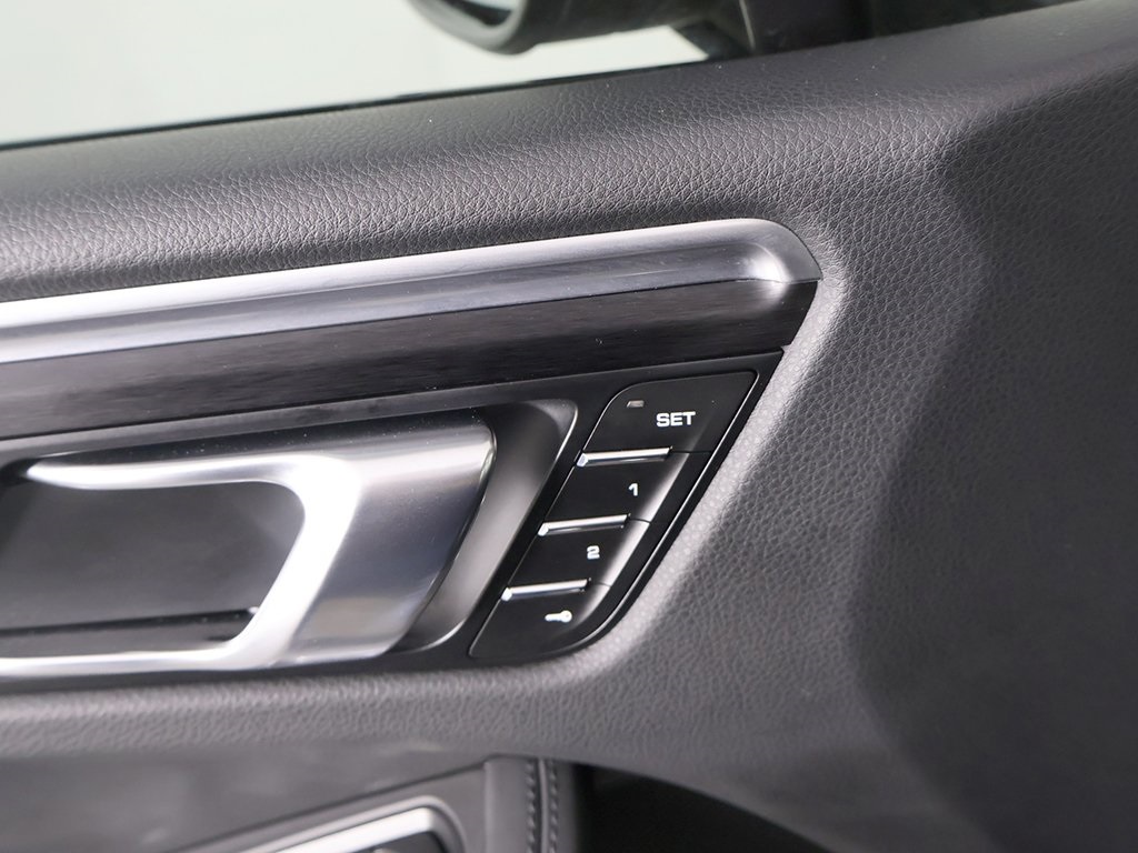 2022 Porsche Macan GTS Image 42 of 64