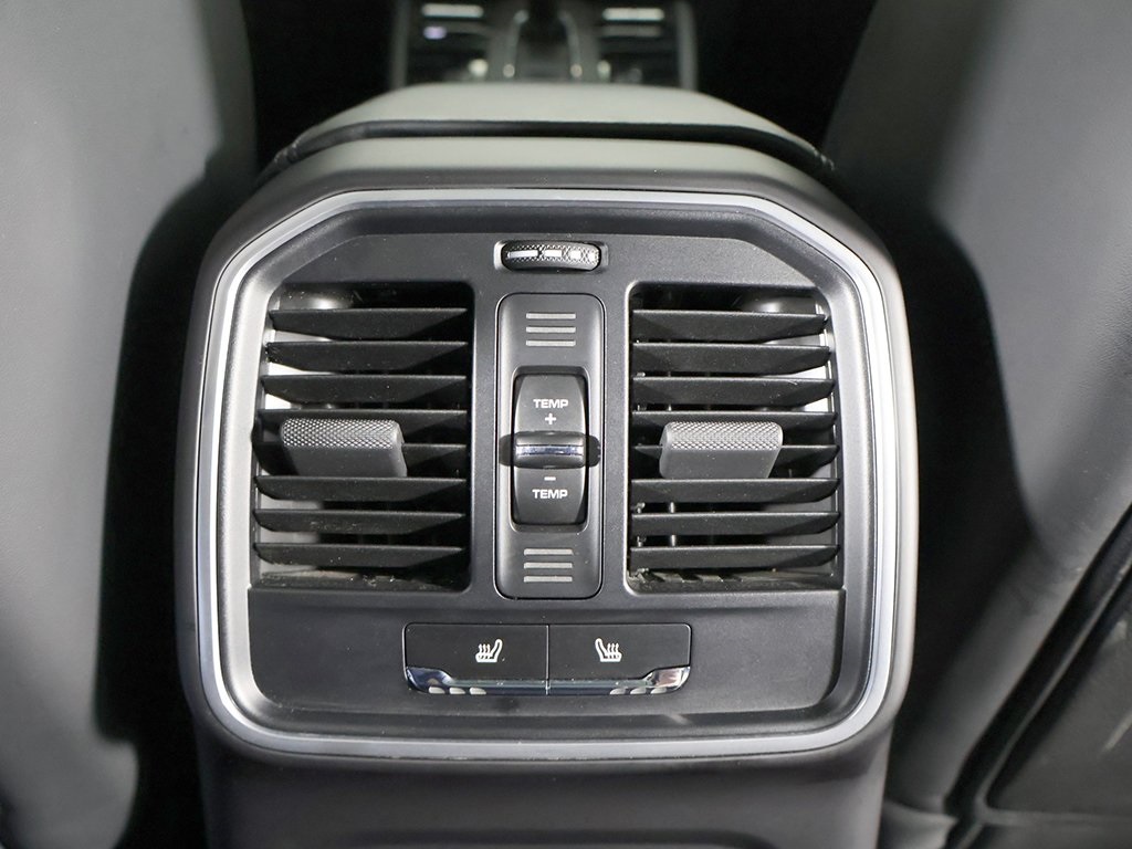 2022 Porsche Macan GTS Image 43 of 64