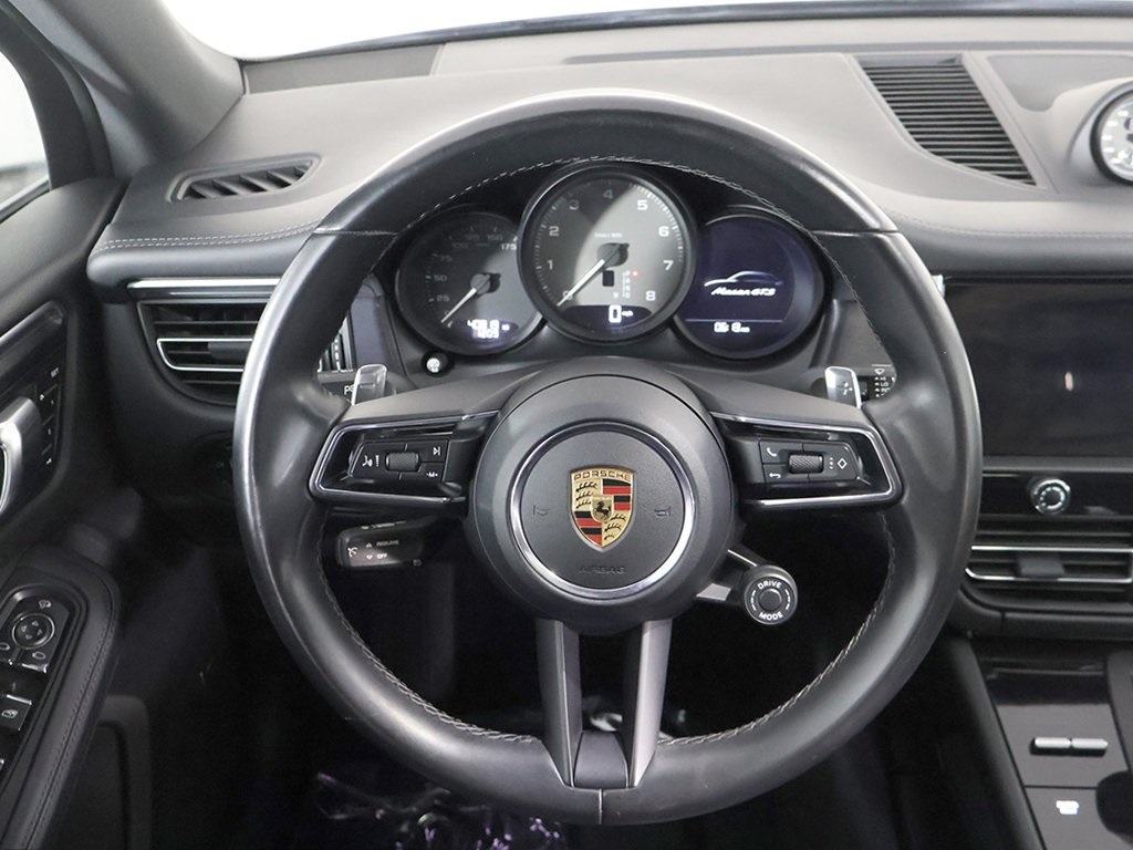 2022 Porsche Macan GTS Image 23 of 64