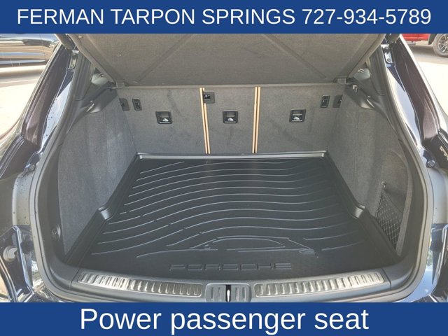 2022 Porsche Macan S Image 13 of 34