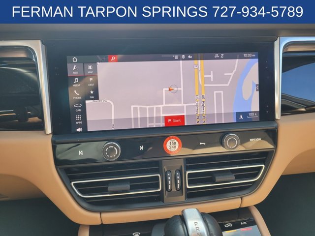 2022 Porsche Macan S Image 23 of 34