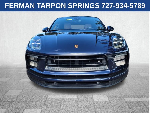 2022 Porsche Macan S Image 4 of 34