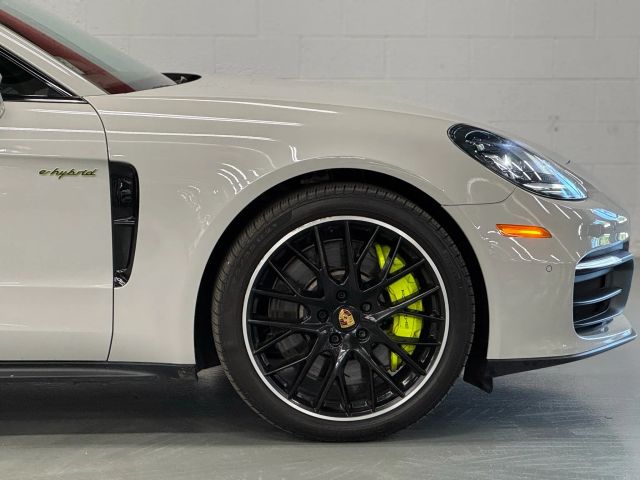 Vehicle image 10 of 33