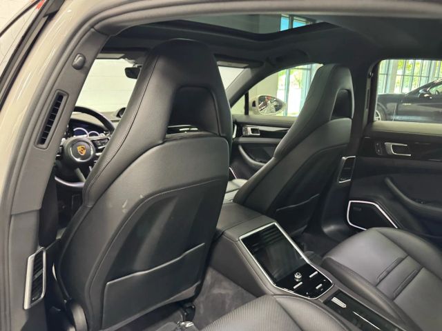 Vehicle image 20 of 33