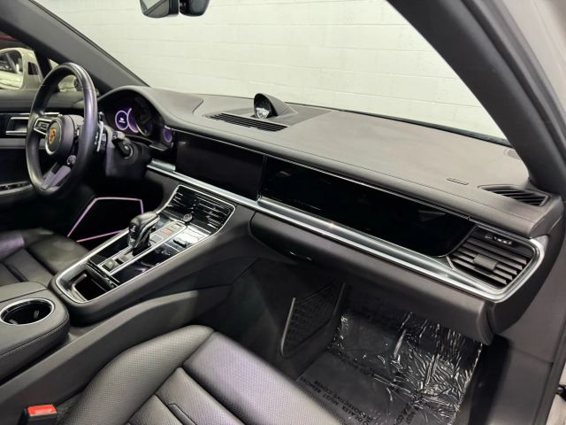 Vehicle image 22 of 33