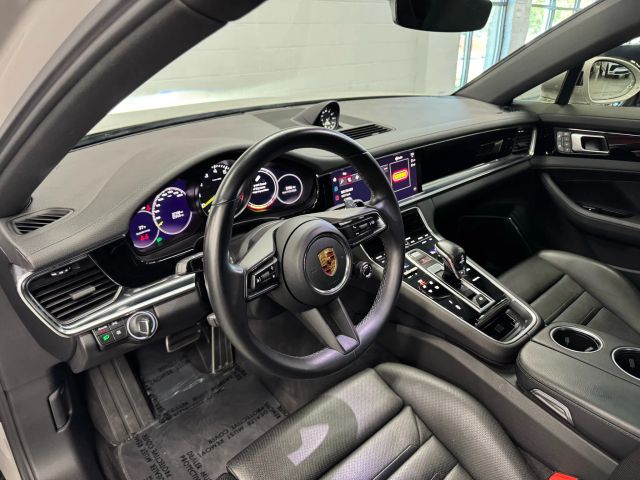 Vehicle image 23 of 33