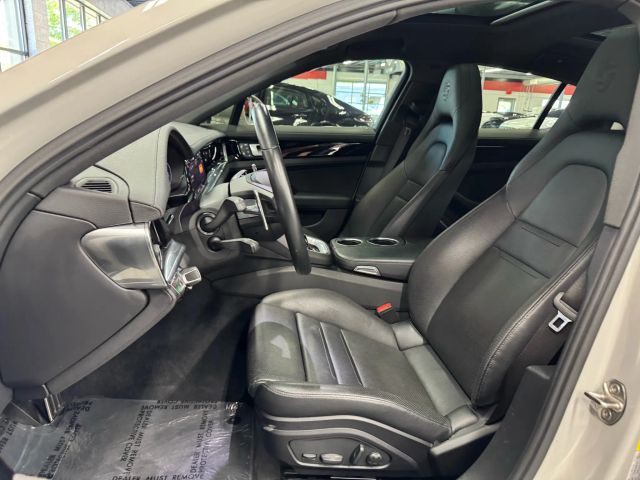 Vehicle image 19 of 33