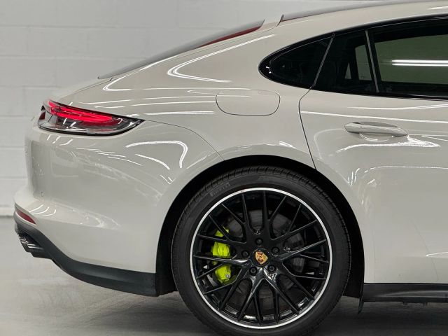 Vehicle image 12 of 33