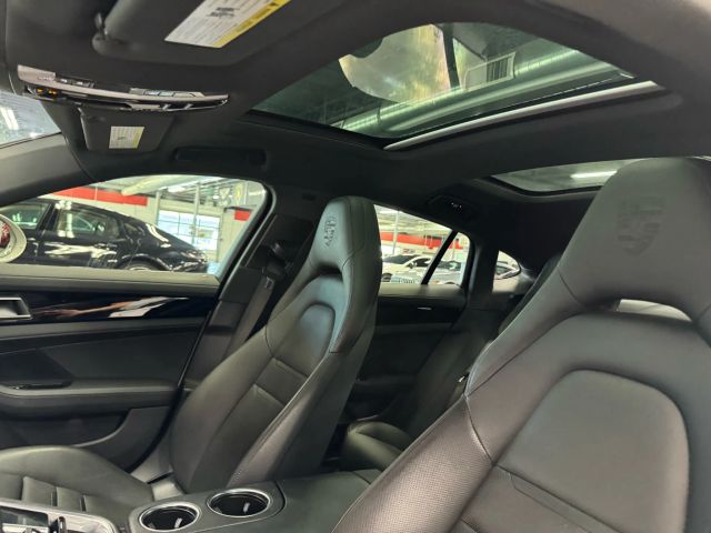 Vehicle image 32 of 33