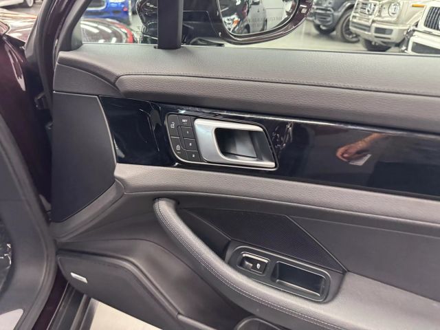 Vehicle image 28 of 39