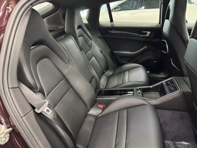 Vehicle image 16 of 39