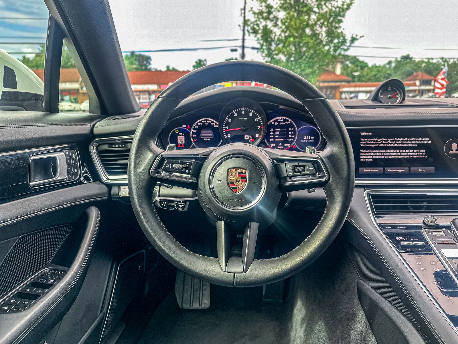 2022 Porsche Panamera Base Image 18 of 24