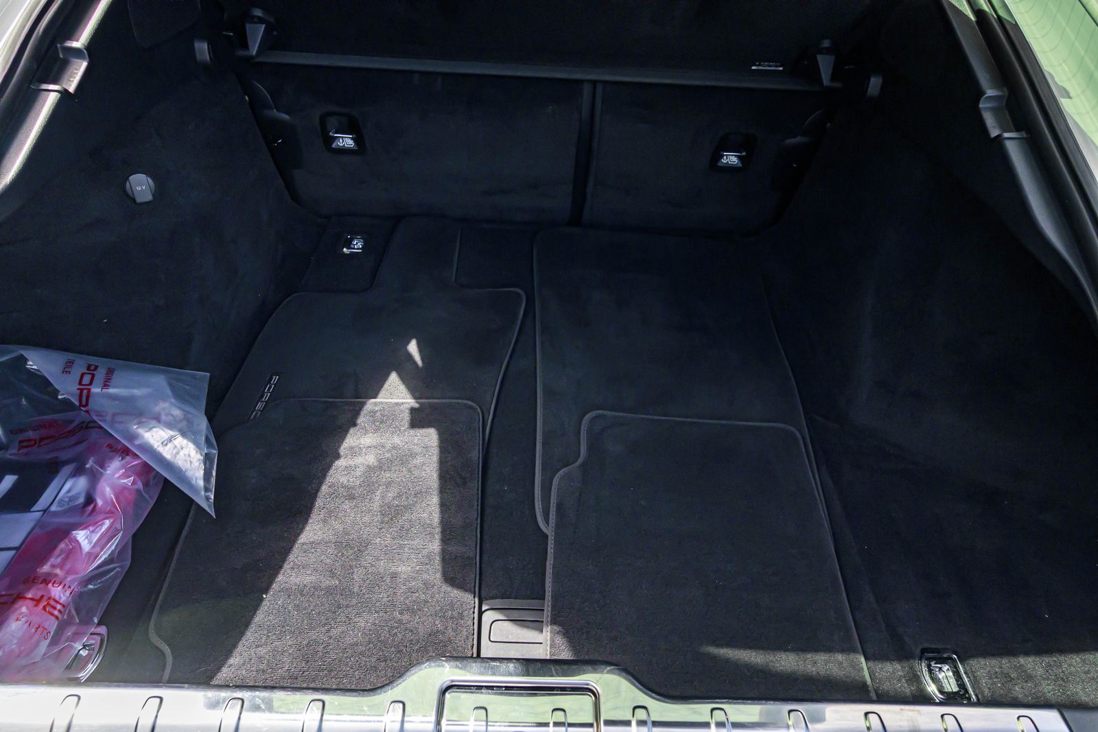 2022 Porsche Panamera Base Image 14 of 24