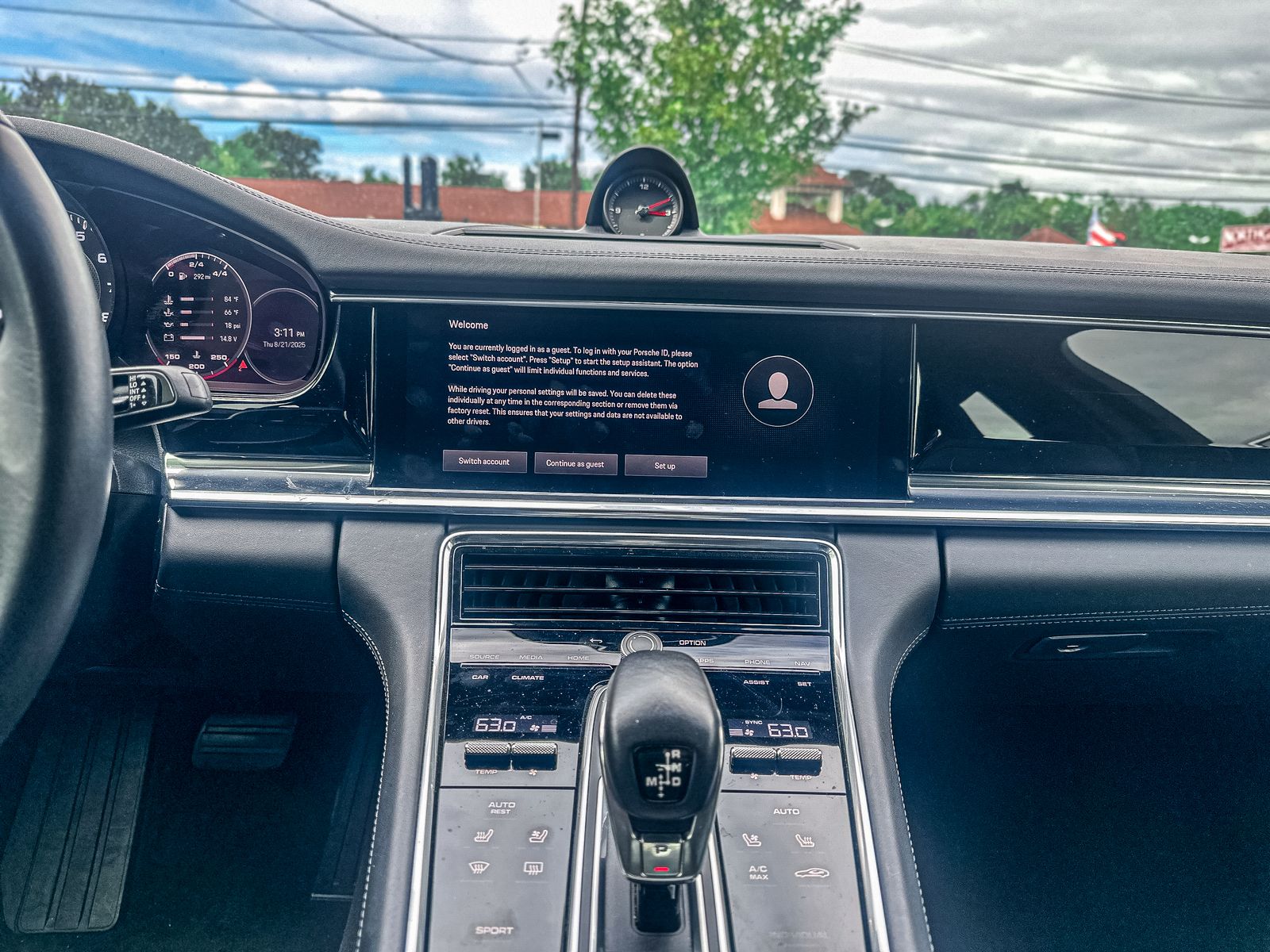 2022 Porsche Panamera Base Image 19 of 24