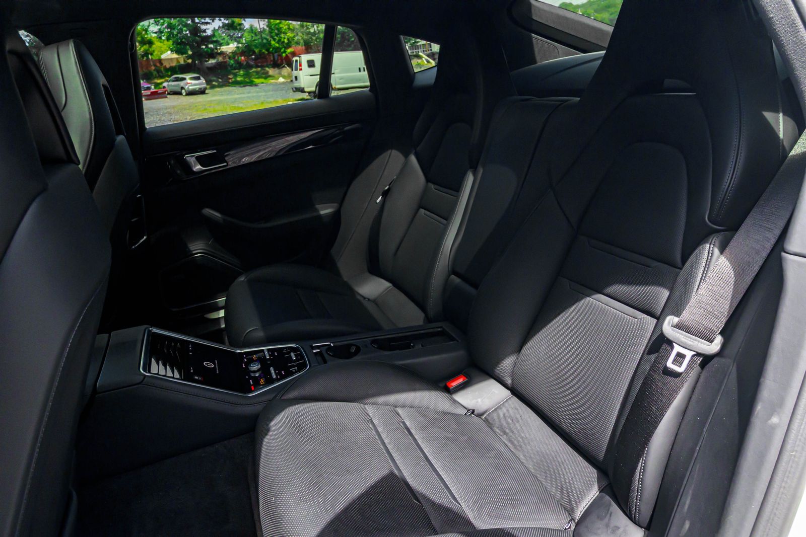 2022 Porsche Panamera Base Image 15 of 24