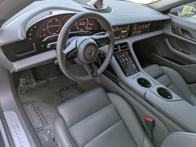 2022 Porsche Taycan 4S Image 16 of 32