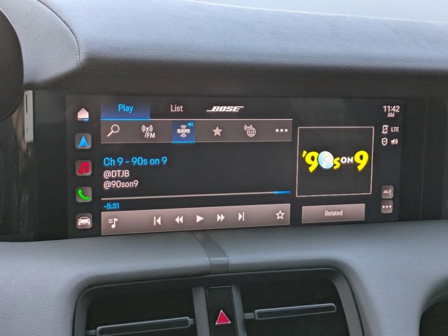 2022 Porsche Taycan 4S Image 23 of 32