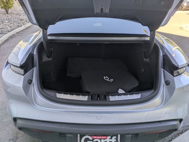 2022 Porsche Taycan 4S Image 10 of 32