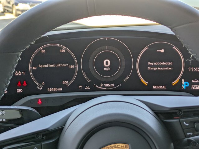 2022 Porsche Taycan 4S Image 20 of 32