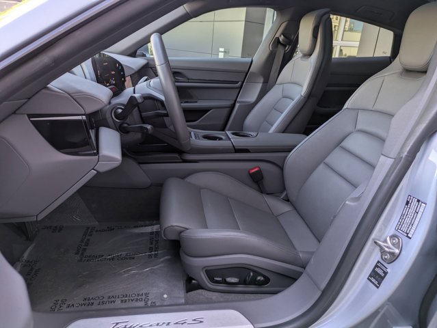 2022 Porsche Taycan 4S Image 13 of 32