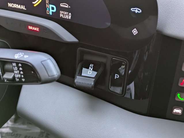 2022 Porsche Taycan 4S Image 28 of 32