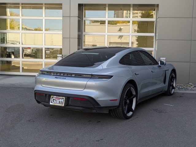 2022 Porsche Taycan 4S Image 5 of 32