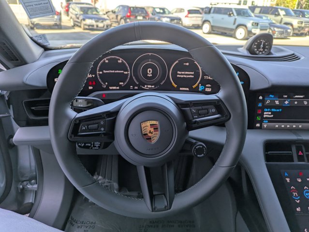 2022 Porsche Taycan 4S Image 18 of 32