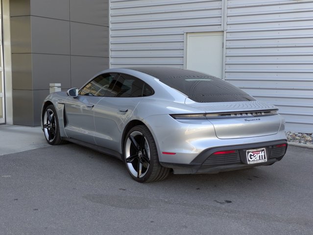 2022 Porsche Taycan 4S Image 7 of 32
