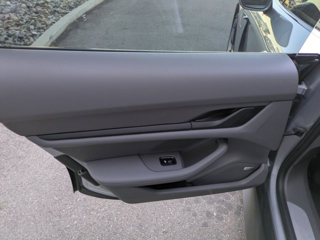 2022 Porsche Taycan 4S Image 25 of 32