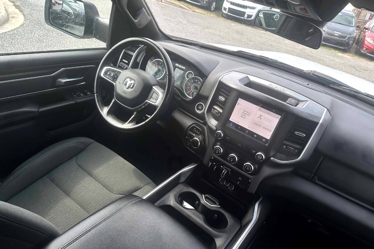 Vehicle image 14 of 24