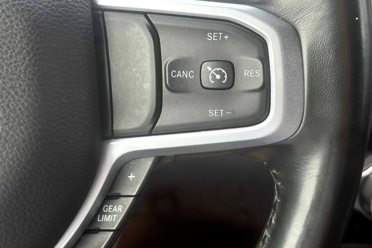 Vehicle image 22 of 24