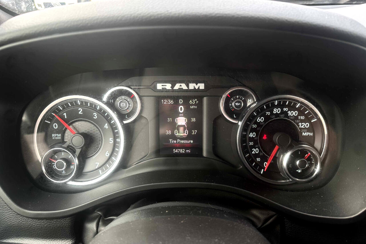 Vehicle image 20 of 24