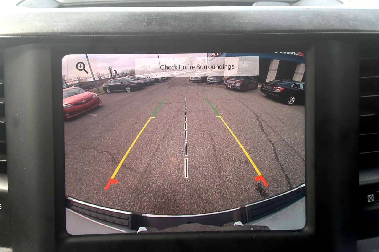 Vehicle image 18 of 24