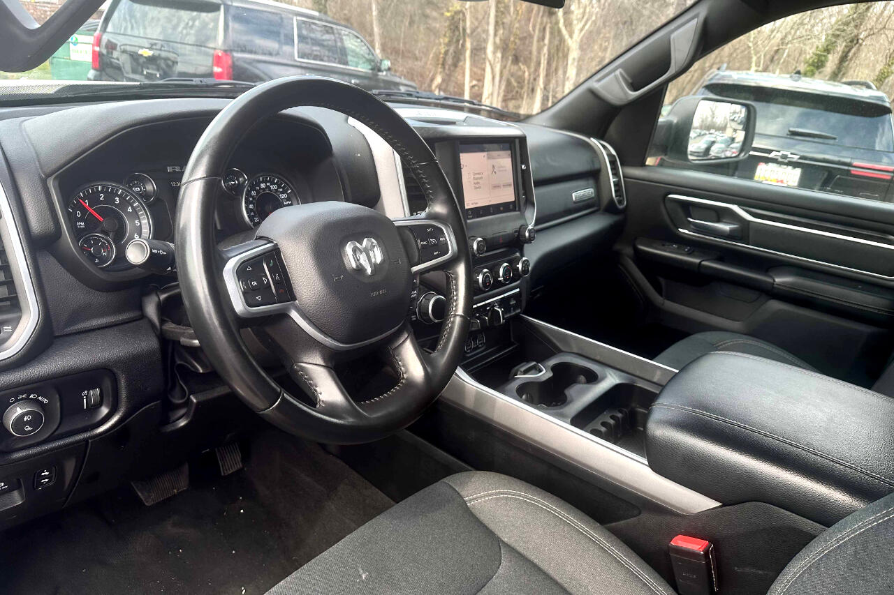 Vehicle image 16 of 24