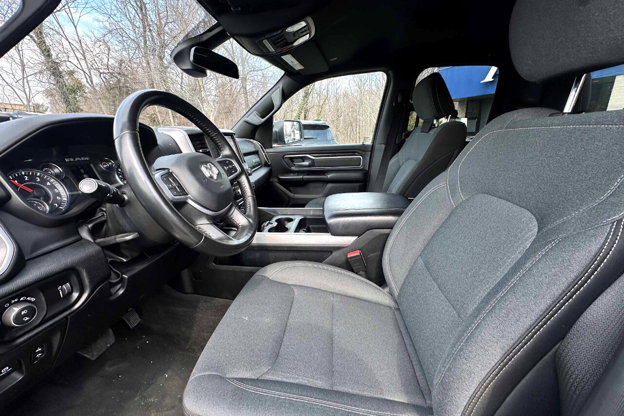 Vehicle image 15 of 24