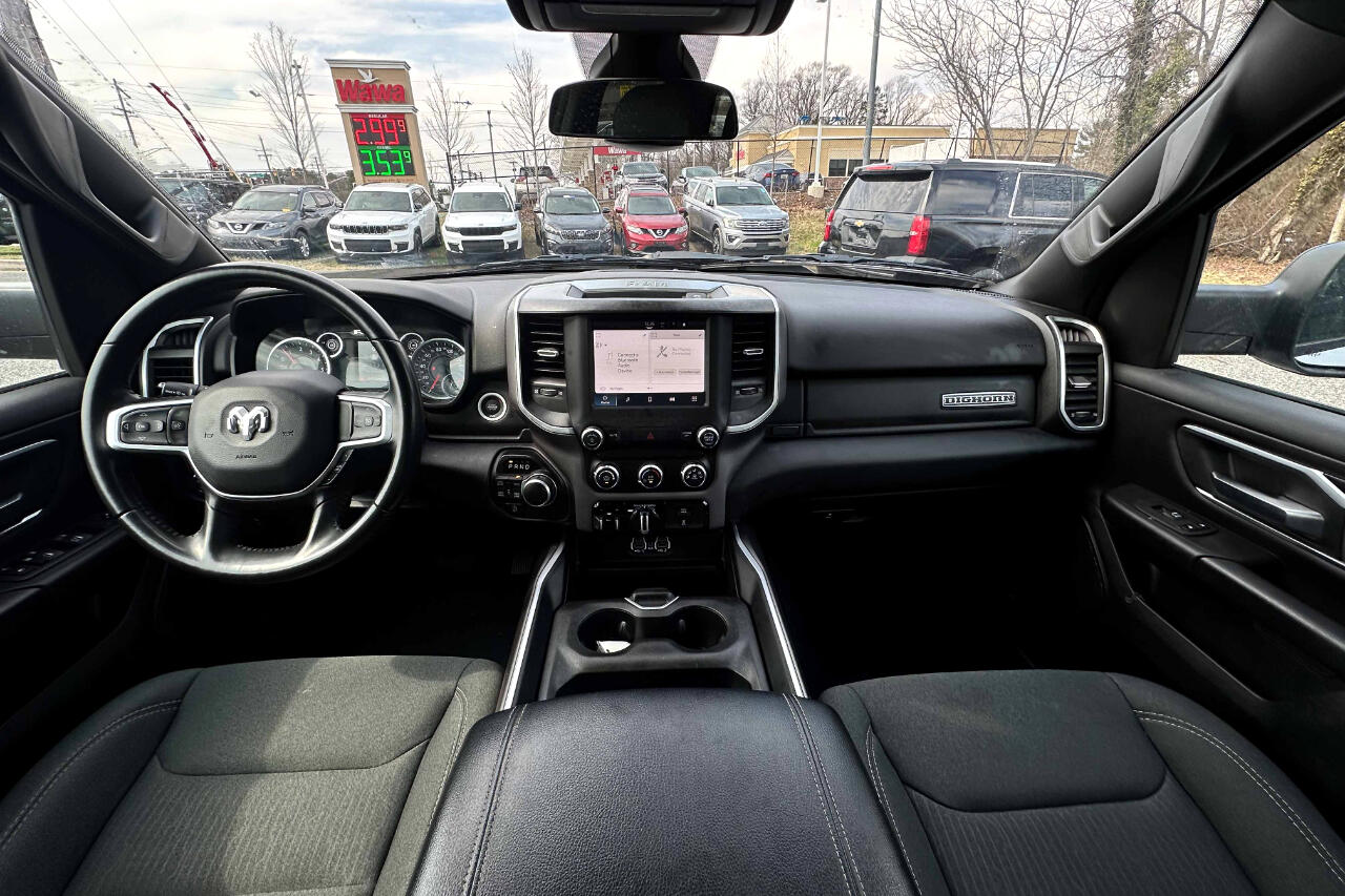Vehicle image 11 of 24
