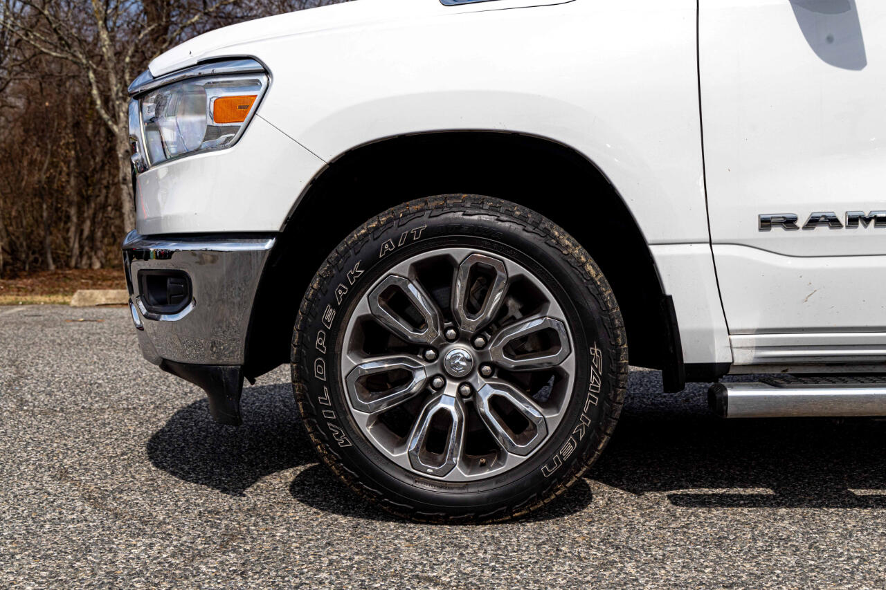 Vehicle image 10 of 24