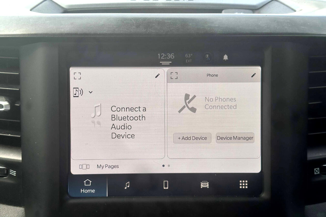 Vehicle image 17 of 24