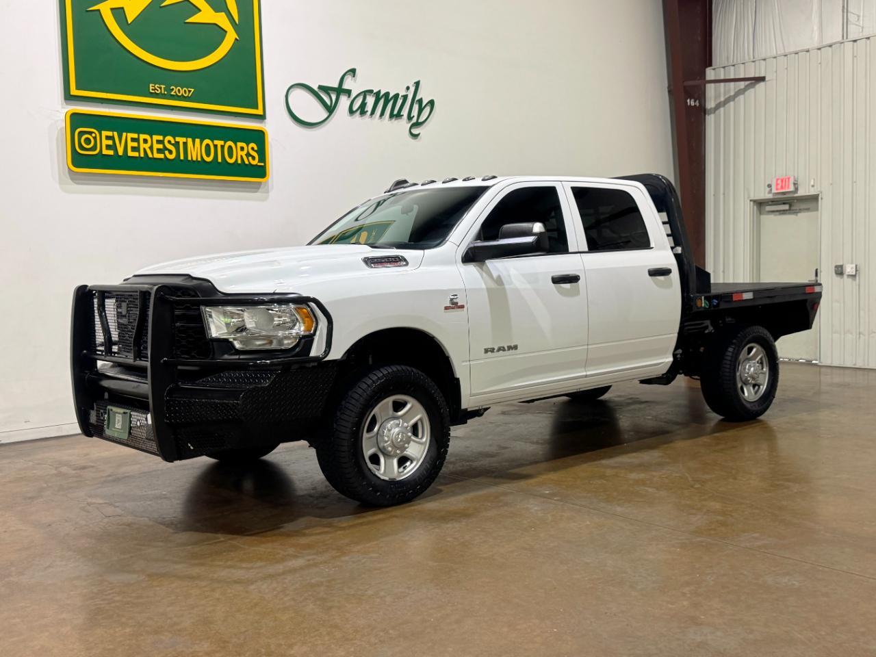 2022 Ram 2500 Tradesman Image 1 of 64