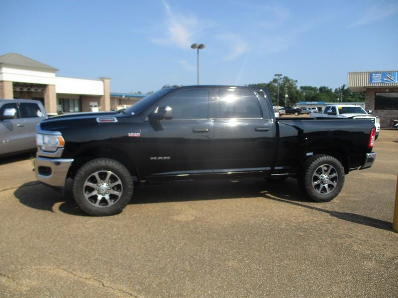 2022 Ram 2500 Big Horn Image 2 of 37