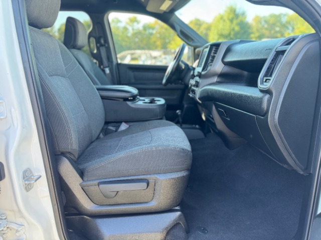 Vehicle image 23 of 25