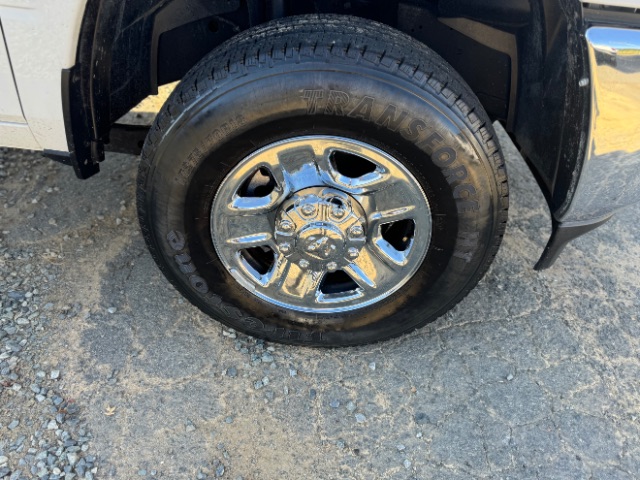 Vehicle image 14 of 25