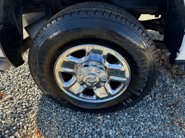 Vehicle image 15 of 25