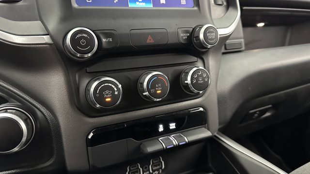 Vehicle image 23 of 41