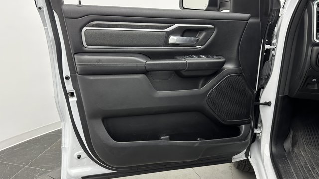 Vehicle image 24 of 41