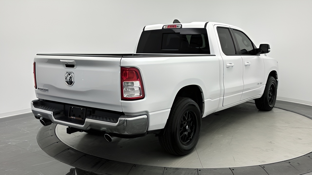Vehicle image 39 of 41
