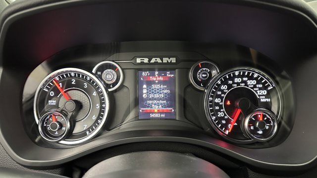 Vehicle image 21 of 41