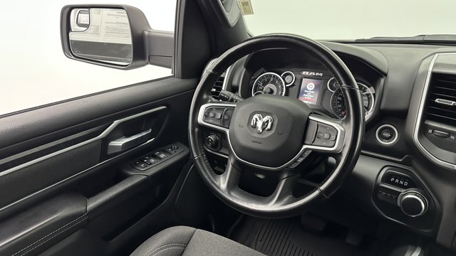 Vehicle image 16 of 41