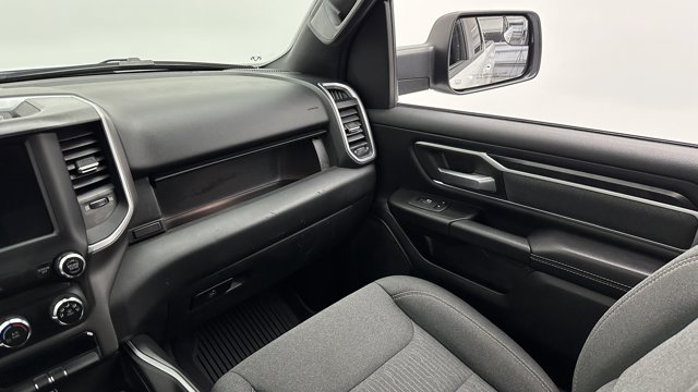 Vehicle image 20 of 41