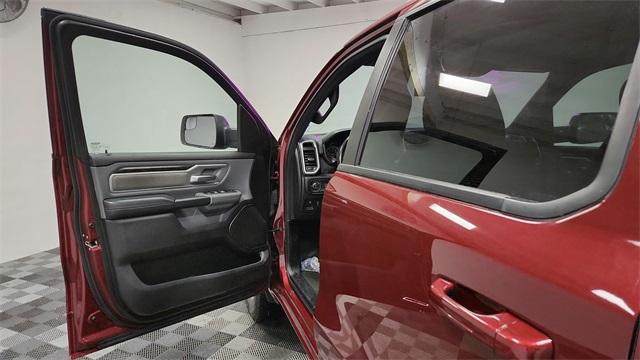 Vehicle image 42 of 50